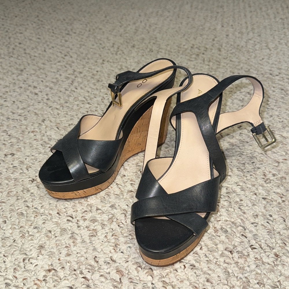ALDO Wedges - Picture 2 of 3
